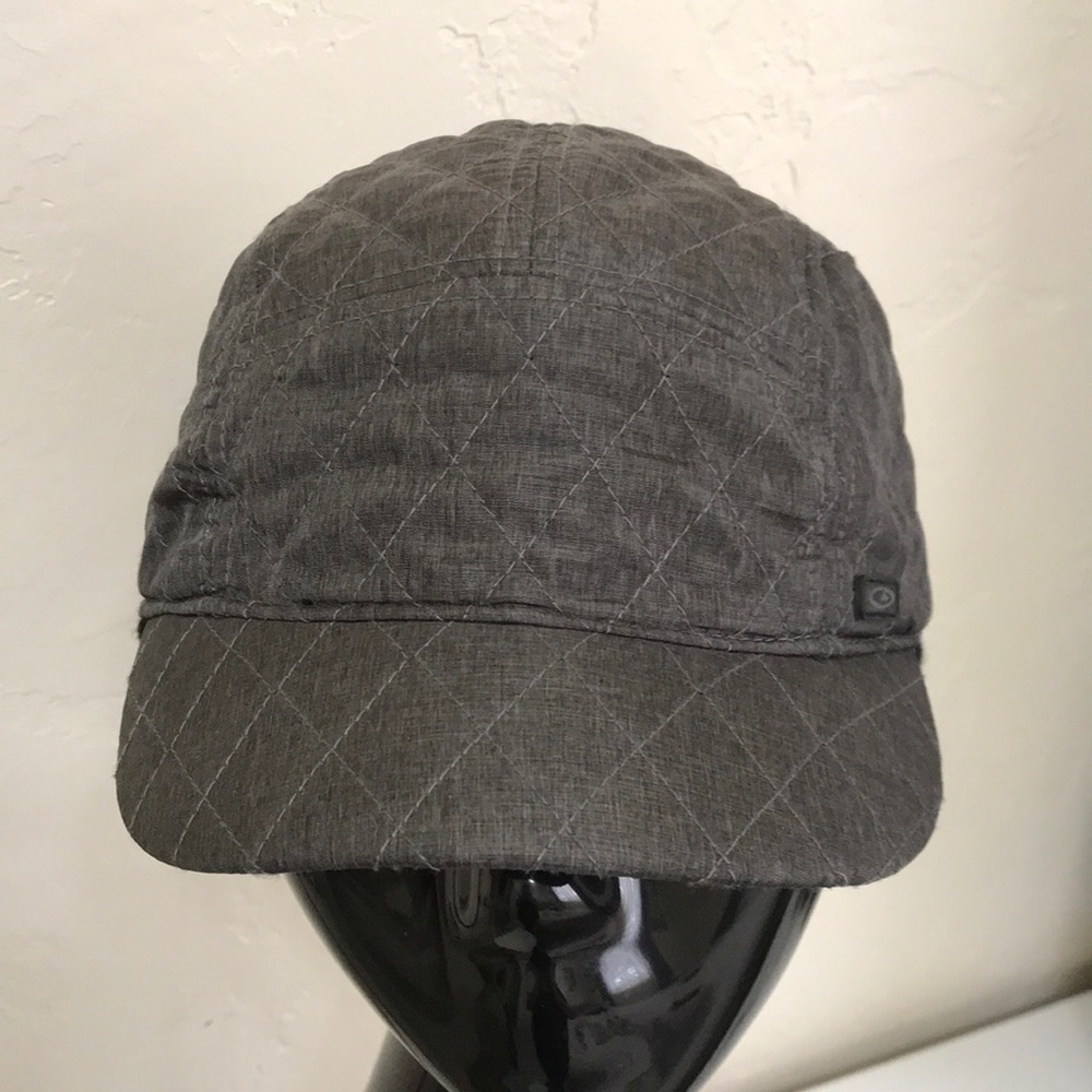 Champion Quilted Winter Hat With Knitting Band Neck Warmer in Gray Unisex